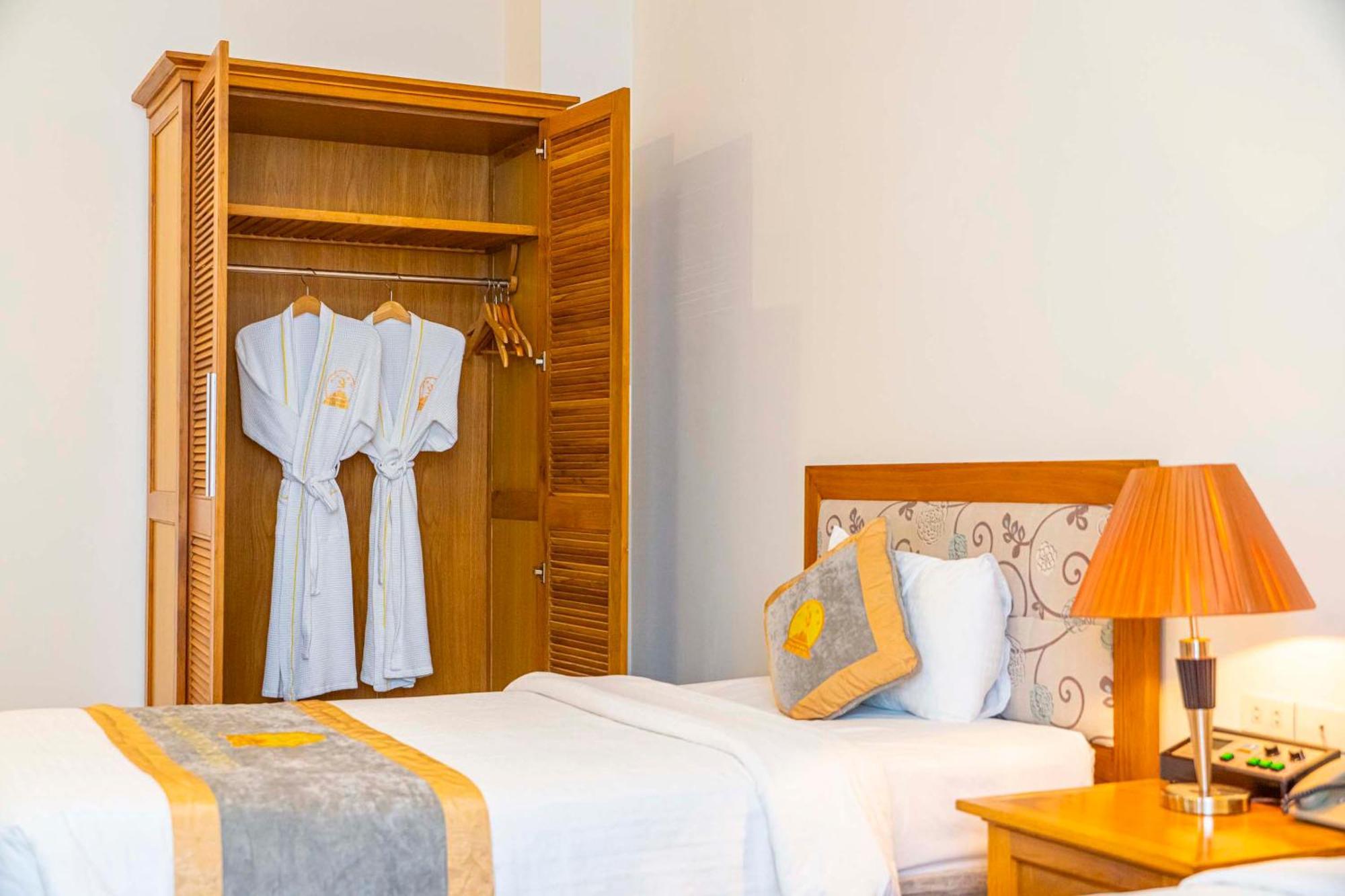 Hoang Son Peace Hotel Ниньбинь Экстерьер фото