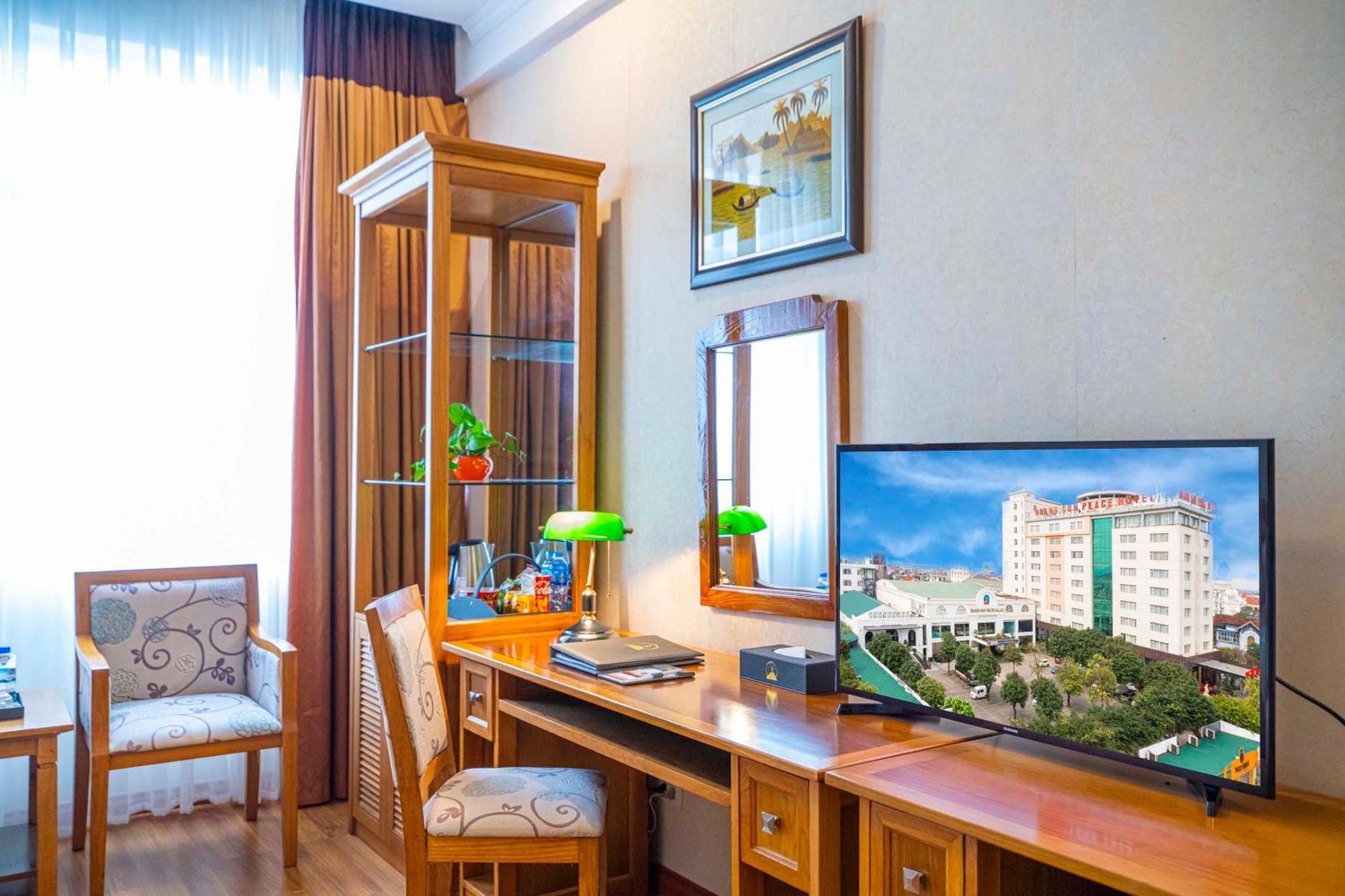 Hoang Son Peace Hotel Ниньбинь Экстерьер фото