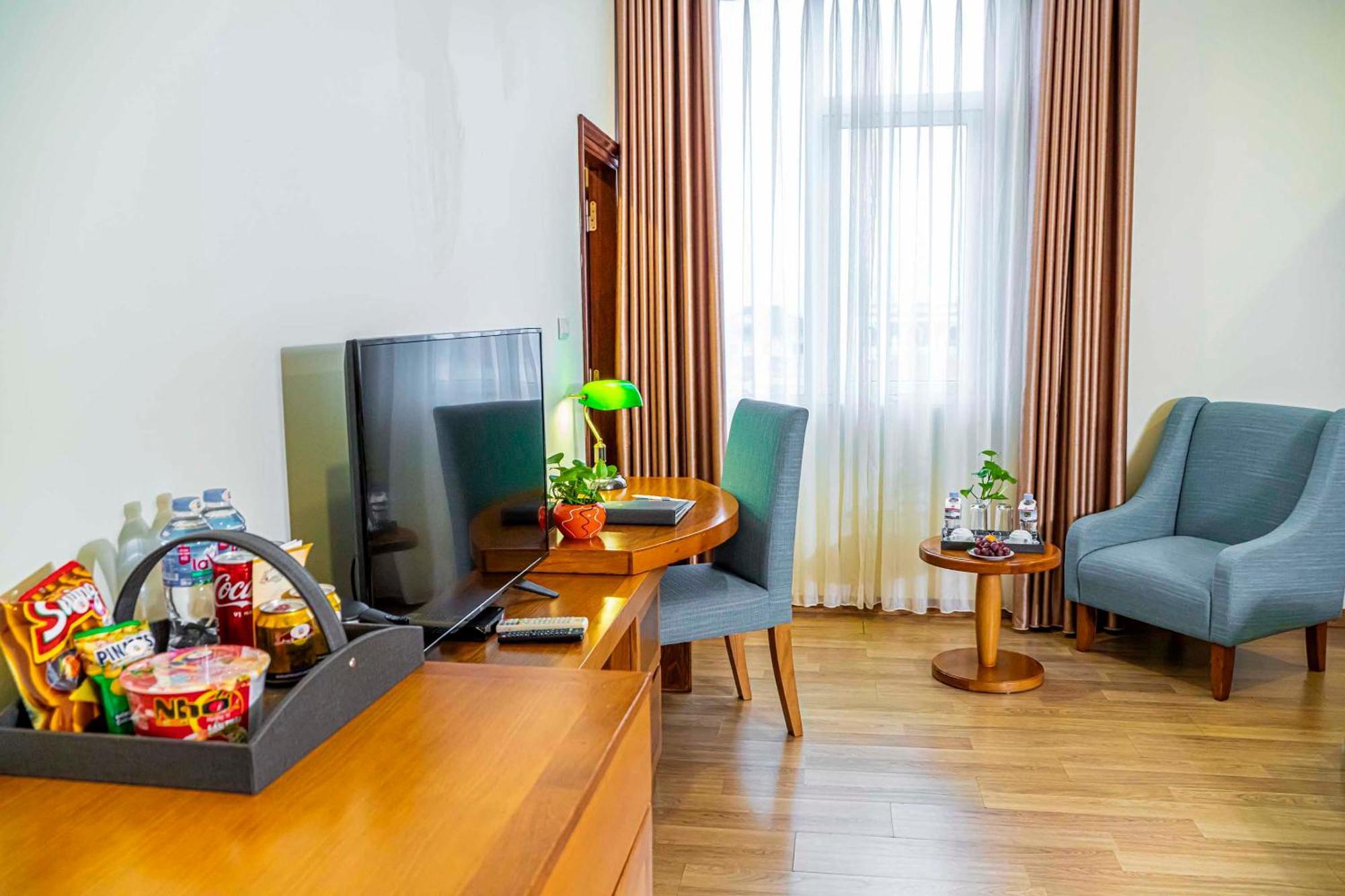 Hoang Son Peace Hotel Ниньбинь Экстерьер фото