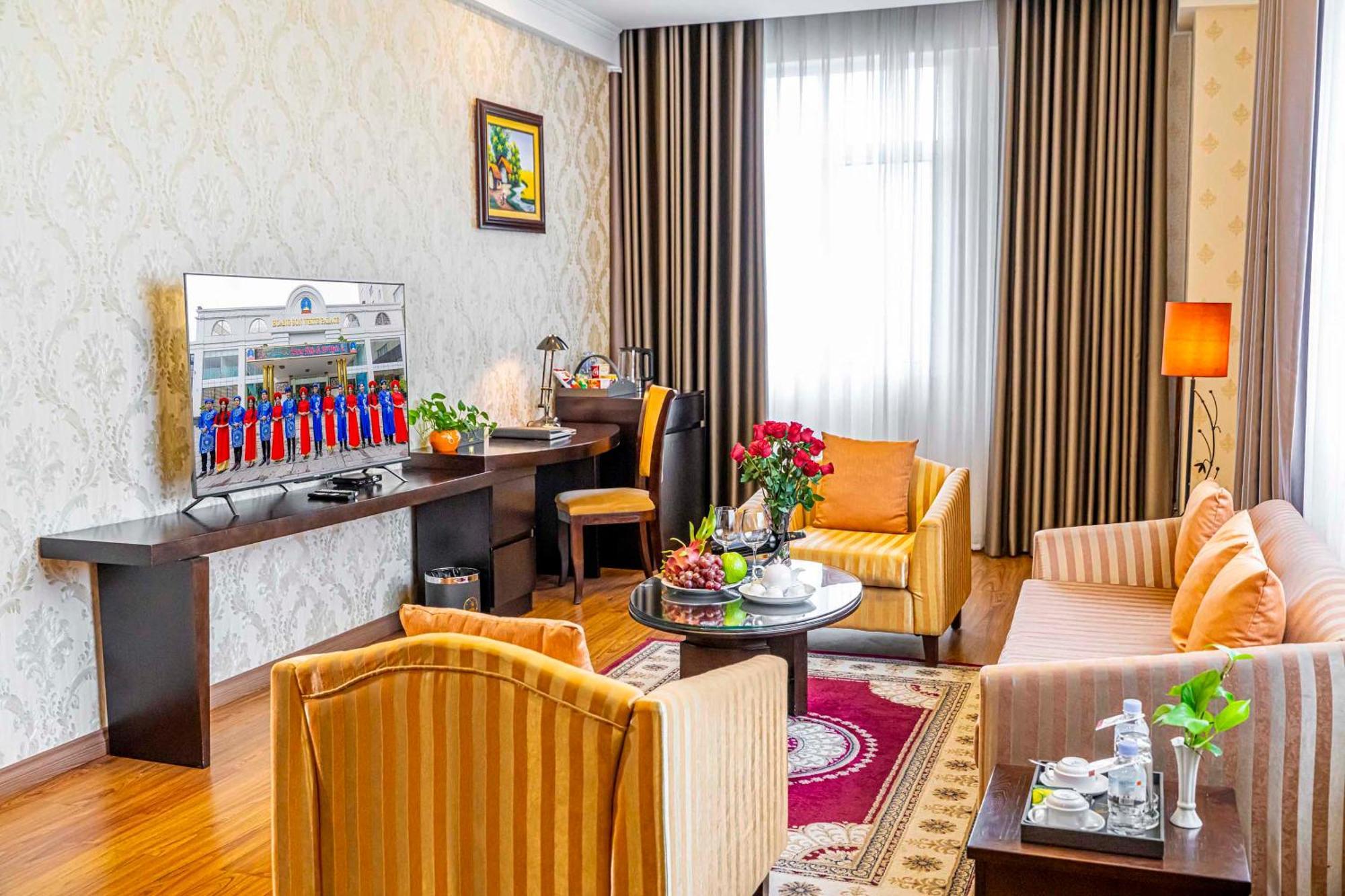 Hoang Son Peace Hotel Ниньбинь Экстерьер фото