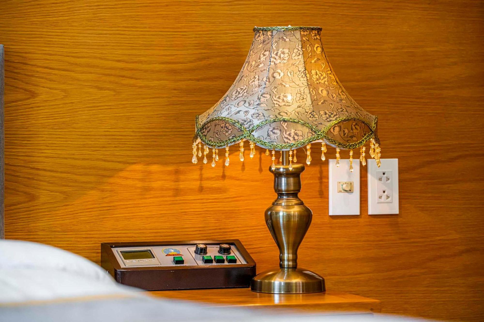 Hoang Son Peace Hotel Ниньбинь Экстерьер фото