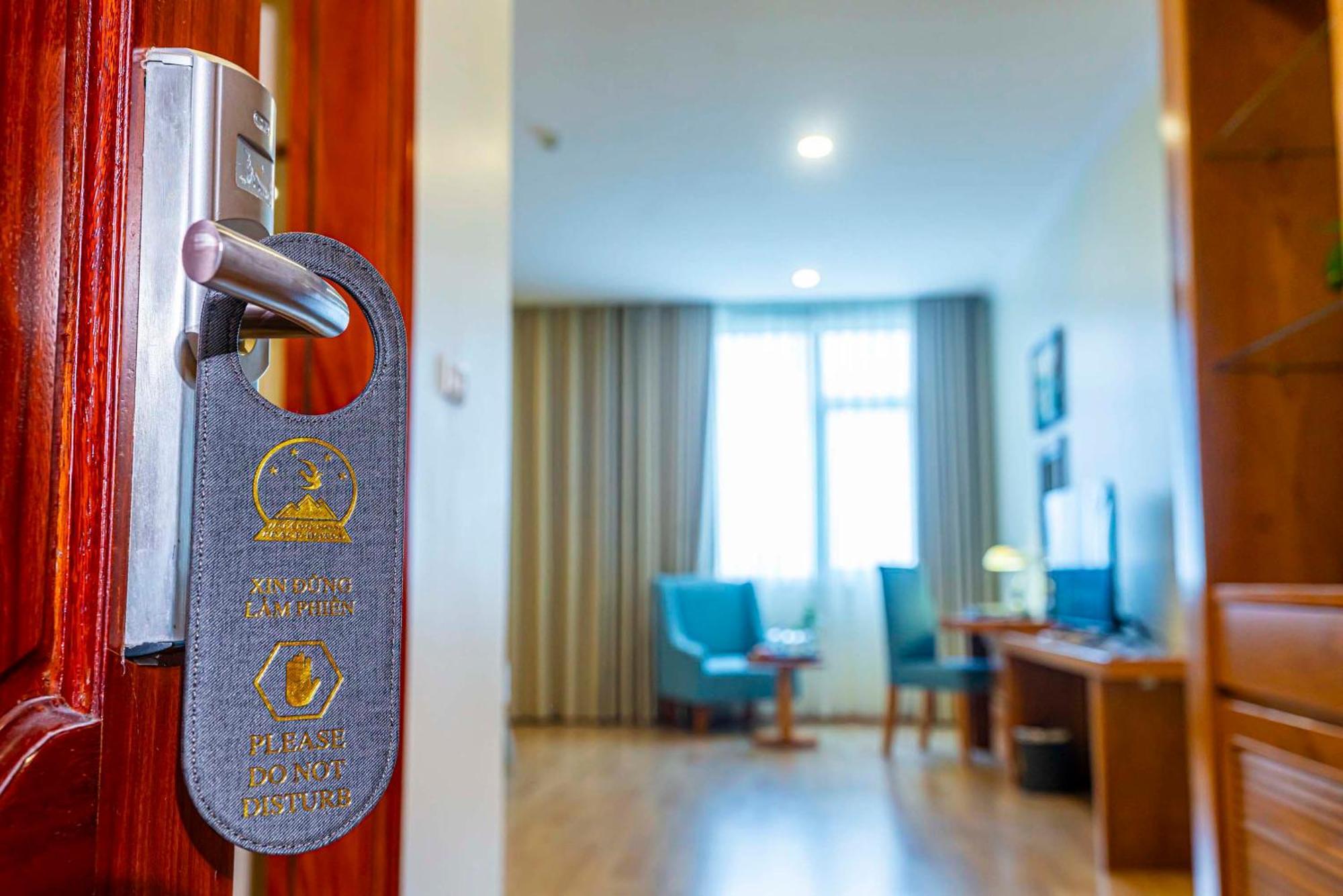 Hoang Son Peace Hotel Ниньбинь Экстерьер фото