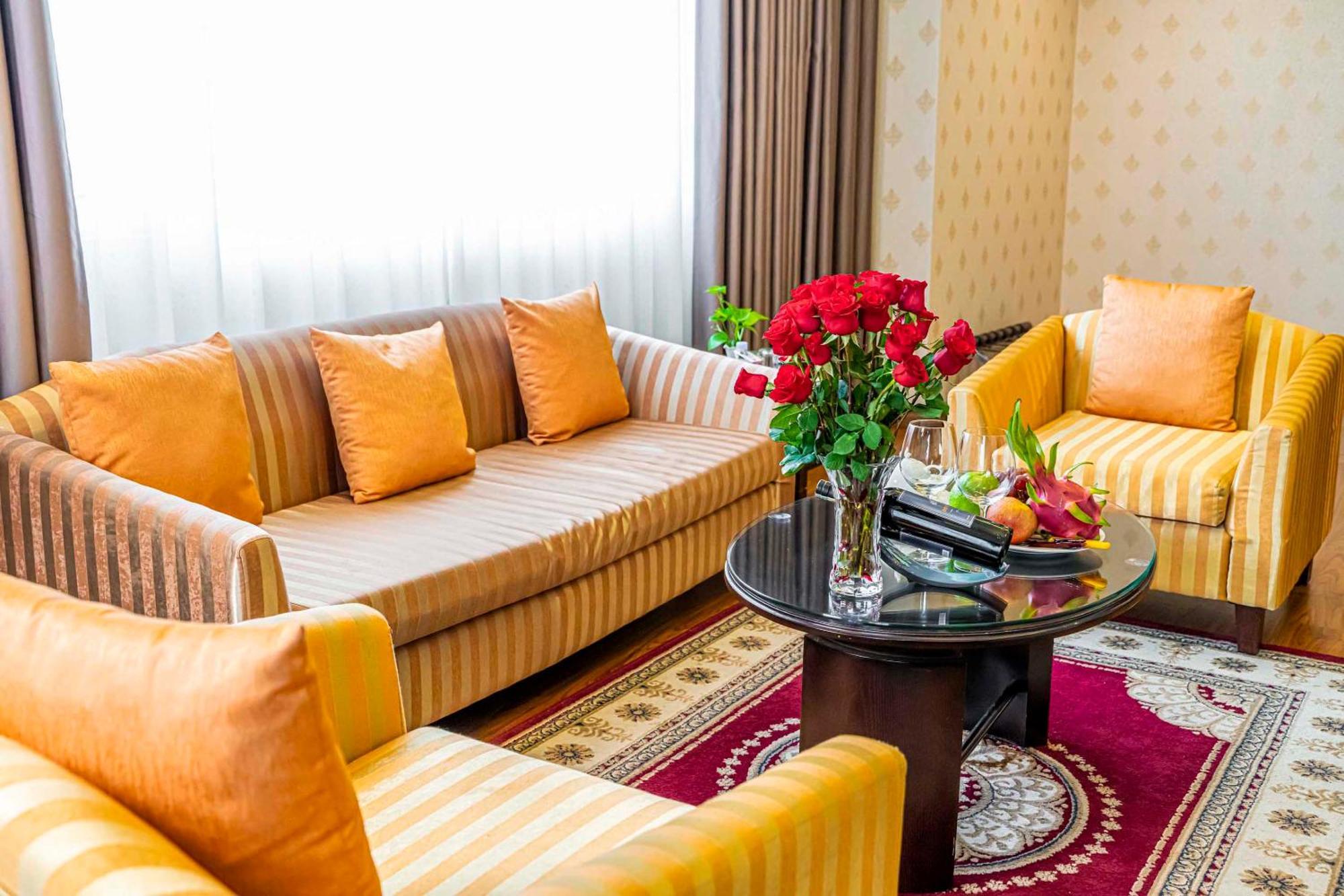 Hoang Son Peace Hotel Ниньбинь Экстерьер фото